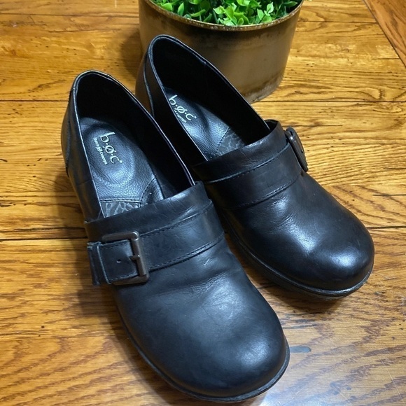 𝅺women's BOC Born Concepts Black Leather Clogs with Buckle Size 9 M. - Picture 1 of 8